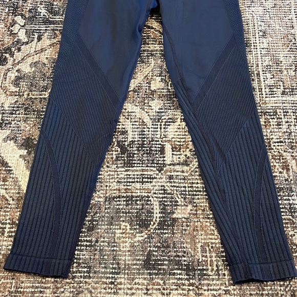 Workout Leggings - Picture 3 of 5